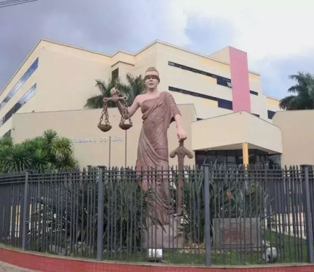 Pai acusado de matar homem suspeito de abusar da filha será julgado na Capital