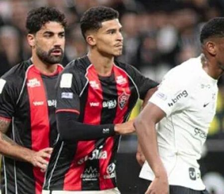 Corinthians arranca empate com Vitória, mas segue ameaçado pelo Z-4