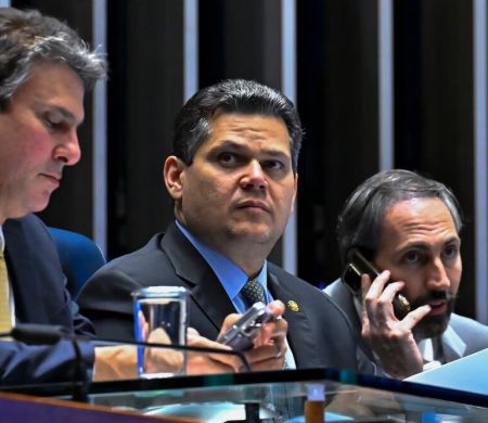 Temor de desgaste com proposta de Flávio adia votação da PEC da Segurança