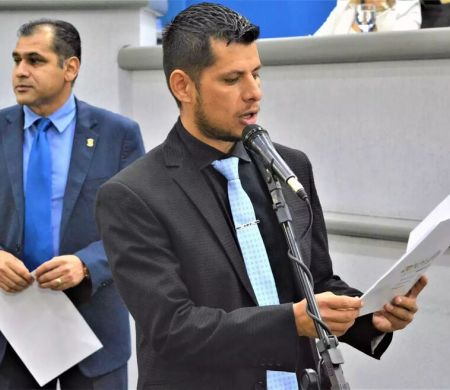 Governo do Estado tenta impedir volta de Tiago Vargas à Polícia Civil