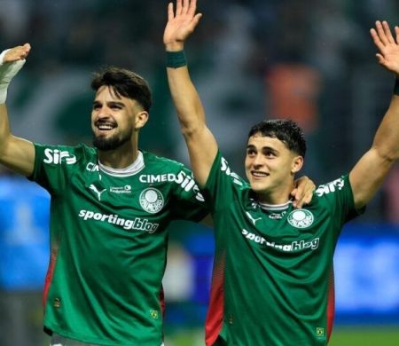 Palmeiras vence Red Bull Bragantino e assume liderança do Brasileirão