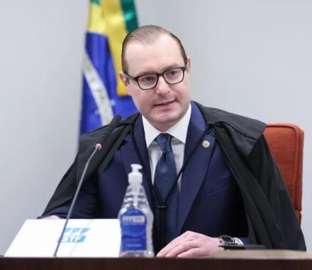 Zanin determina prorrogação do horário da votação até 19h