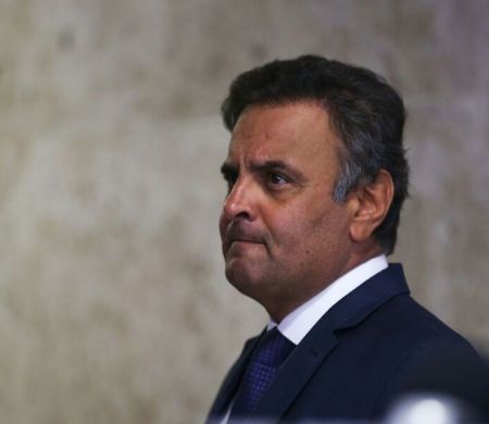 Aécio quer mudar sistema eleitoral e defende novas regras para 2034