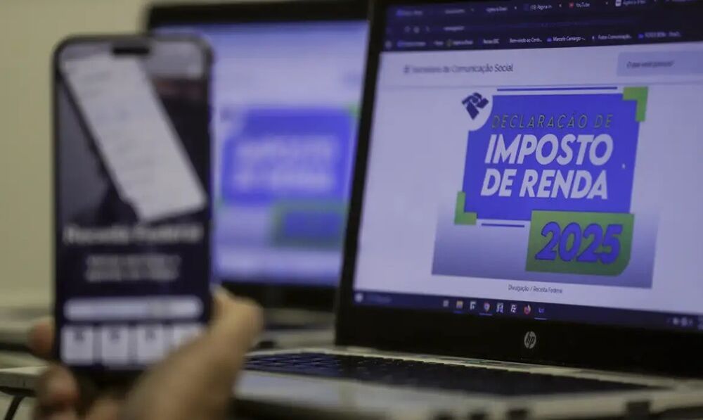 Consulta à malha fina do IR (Foto: Joédson Alves/ABr)