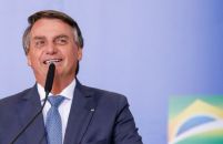Bolsonaro sanciona lei que garante Auxílio Brasil permanente de R$ 400