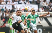 Corinthians vence Juventude e recupera liderança do Brasileirão