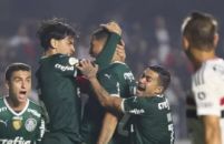 Com gols nos acréscimos, Palmeiras derrota o São Paulo de virada