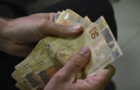 Salário mínimo de R$ 1.412 começa a ser pago a partir desta quinta-feira (1)
