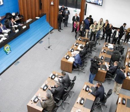 Deputados estaduais votam três projetos na sessão desta terça-feira