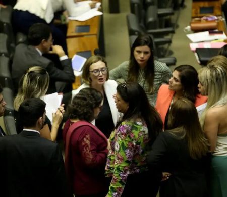 Mudança no Código Eleitoral reduz participação feminina, diz Oxfam