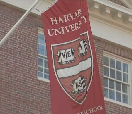 Trump diz que Harvard pode perder autorização de matricular estrangeiros