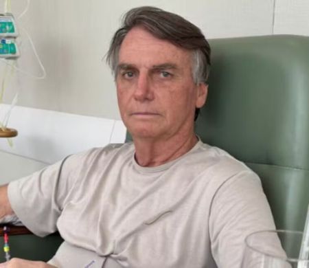 Após alta da UTI, Bolsonaro está estável e sem febre, diz hospital