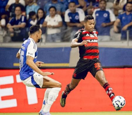 Gabigol marca, Cruzeiro bate o Flamengo e entra no G4 do Brasileirão