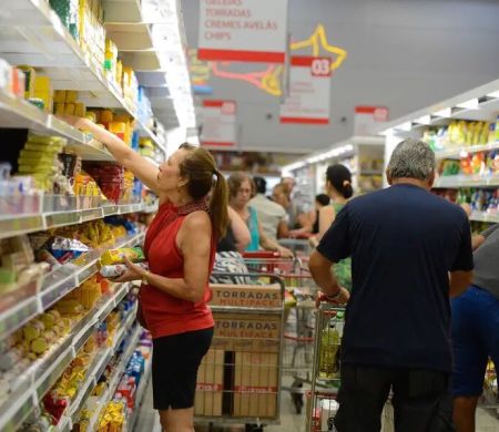 Mercado espera última alta da Selic em 2025 para 14,75% ao ano