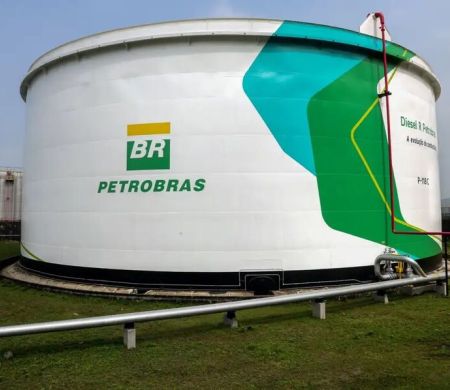 Petrobras reduz preço do diesel às distribuidoras a partir de terça-feira 
