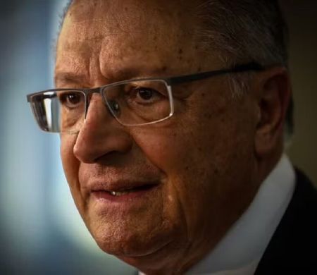 Alckmin vê 'tendência mundial' de redução de jornada de trabalho e defende debate