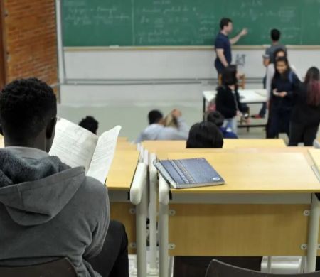 Pagamentos do Pé-de-Meia Licenciaturas a bolsistas começam a ser depositados 