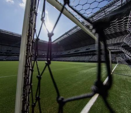 Jogo entre Atlético-MG e Fluminense inaugura a grama sintética da Arena MRV 