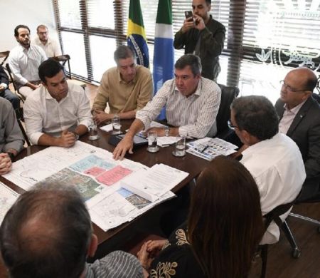 Anastácio apresenta projetos ao governo com foco em saúde e infraestrutura