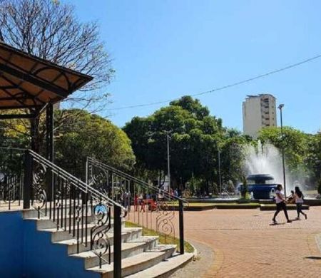 Projeto 'Cultura Vai à Praça' leva arte, música e gastronomia na Praça Ary Coelho 
