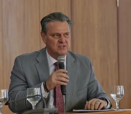 China e União Europeia suspendem compras da avicultura de todo o Brasil