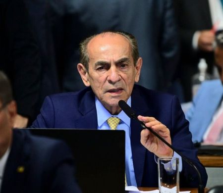 CCJ do Senado aprova PEC que propõe fim da reeleição a cargos do Executivo