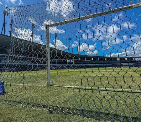 Com Neymar relacionado, Santos tenta vaga contra o CBR no Rei Pelé