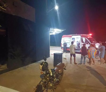 Motociclista colide em poste de energia e morre na Capital 
