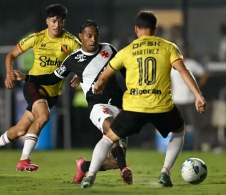 Vasco vai aos playoffs da Sul-Americana após bater o Melgar do Peru 