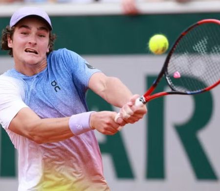 João Fonseca enfrenta o britânico Draper no sábado em Garros