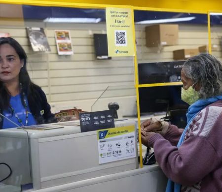 Correios fazem primeiros atendimentos a vítimas da fraude no INSS