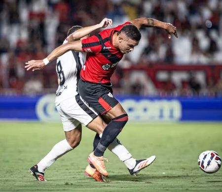 CRB contrata o atacante William Pottker, ex-Internacional e Atlético-GO