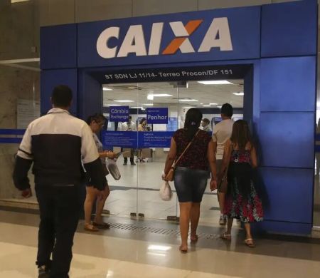 Governo paga abono salarial a nascidos em julho e agosto