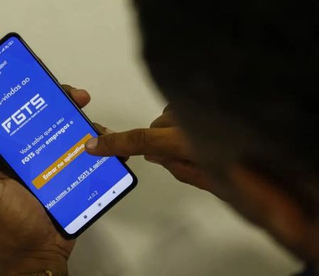 Caixa começa a pagar FGTS de quem optou por saque-aniversário