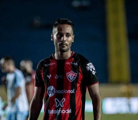 Ex-jogador de Vitória e Goiás é preso por tráfico com grupo na fronteira de MS