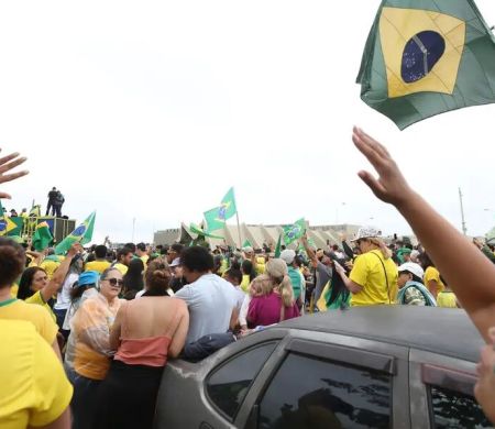 Moraes vota para condenar acusado de liderar acampamento no 8/1