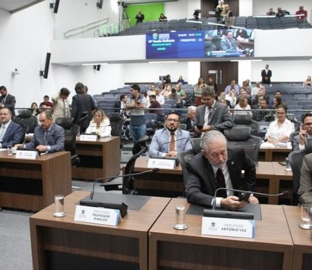 Assembleia deve votar quatro projetos na sessão desta terça 