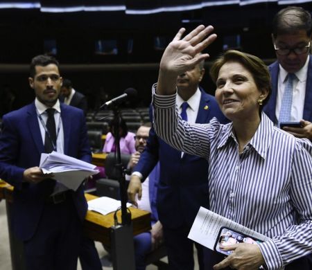 Tereza Cristina celebra vitória contra aumento do IOF no Congresso