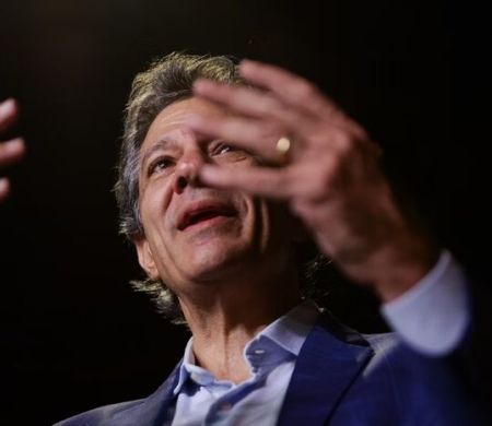 Haddad fala em ir ao STF ou cortar gastos após derrota no IOF