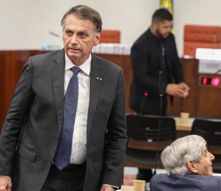 Com carta marcada, PGR pede que Bolsonaro seja condenado