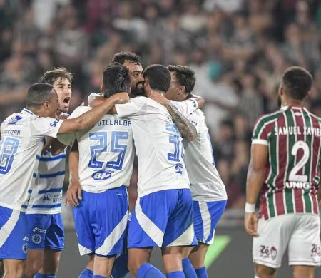 Cruzeiro vence o Fluminense no Maracanã e vai à liderança do Brasileiro