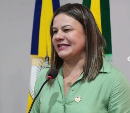 Denúncia por acúmulo de cargos pode custar mandato de vereadora em Dourados