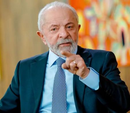 Brasil vai negociar como país soberano, diz Lula ao New York Times