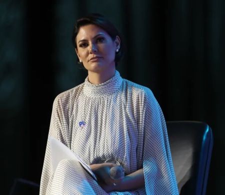 Michelle transfere novamente seu domicílio para o DF