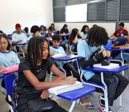 Governo paga Pé-de-Meia a nascidos em julho e agosto 