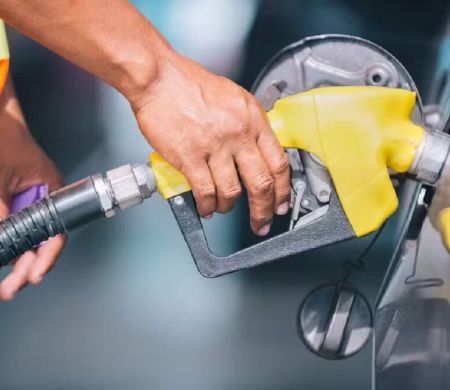 Com 30% de etanol, nova gasolina  passa a valer no Brasil