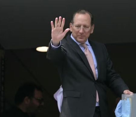 Textor e Marinakis debatem inclusão do Botafogo em rede de clubes do Nottingham Forest
