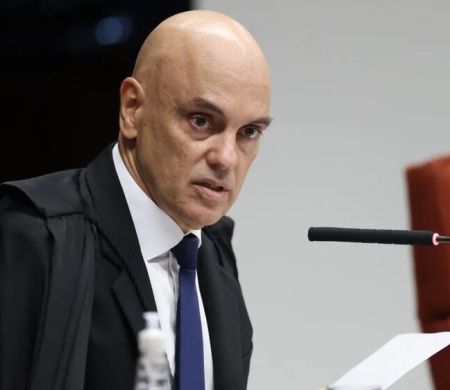 Moraes permite que PM réu do 8/1 frequente culto aos domingos