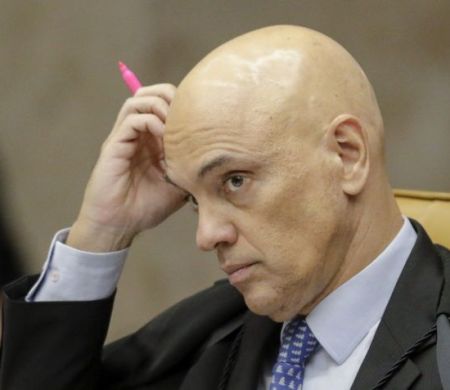 Pressão pelo impeachment de Moraes cresce no Senado