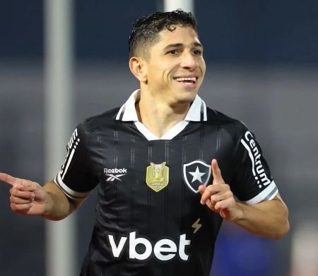 Botafogo bate Bragantino e vai às quartas da Copa do Brasil